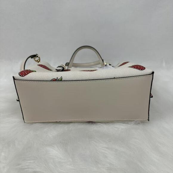 Coach Mollie Tote Bag 25 With Strawberry Print In Canvas/Gold/Chalk CAL66 NWT - Picture 11 of 11